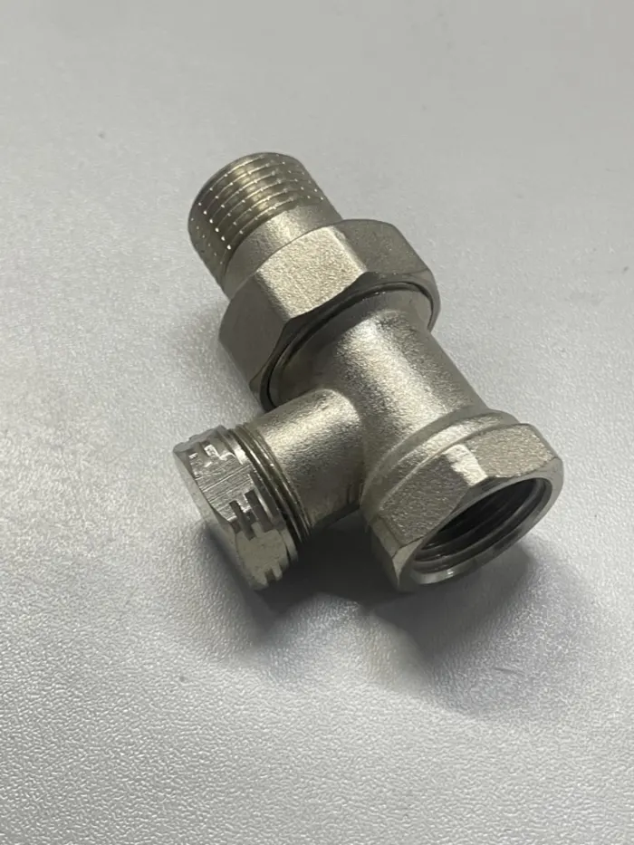 Aqua World Кран радіаторний прямий Низ 1/2"